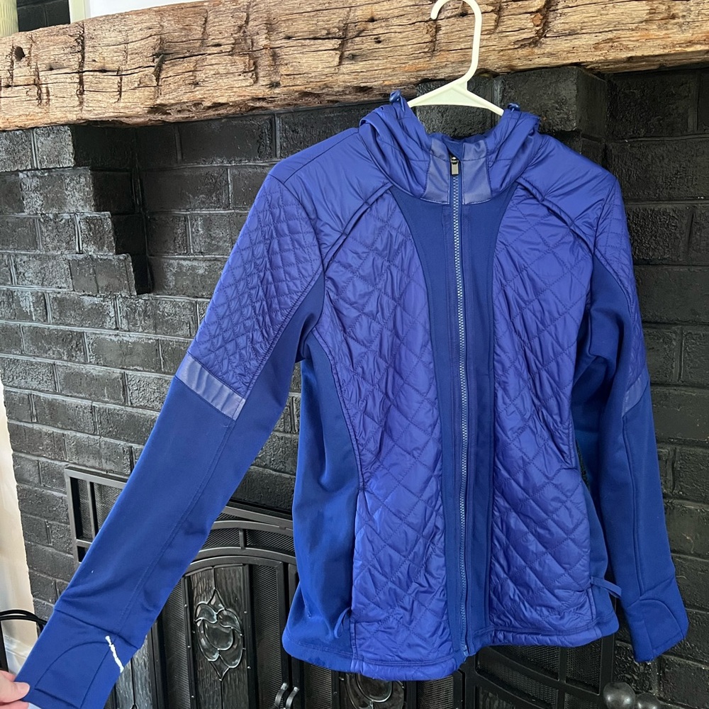 Athleta Rock Springs Quilted Jacket with Hood